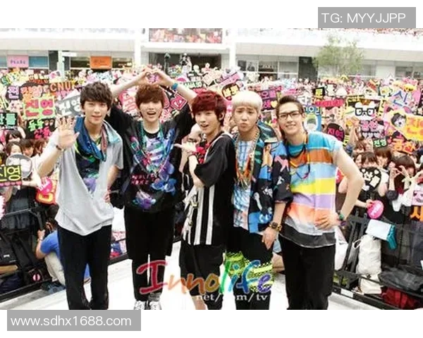 足球明星与偶像的完美结合打造全新魅力组合引领潮流风尚